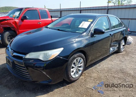 2015 Toyota Camry Le z USA, uszkodzony, nr VIN 4T4BF1FK1FR460079